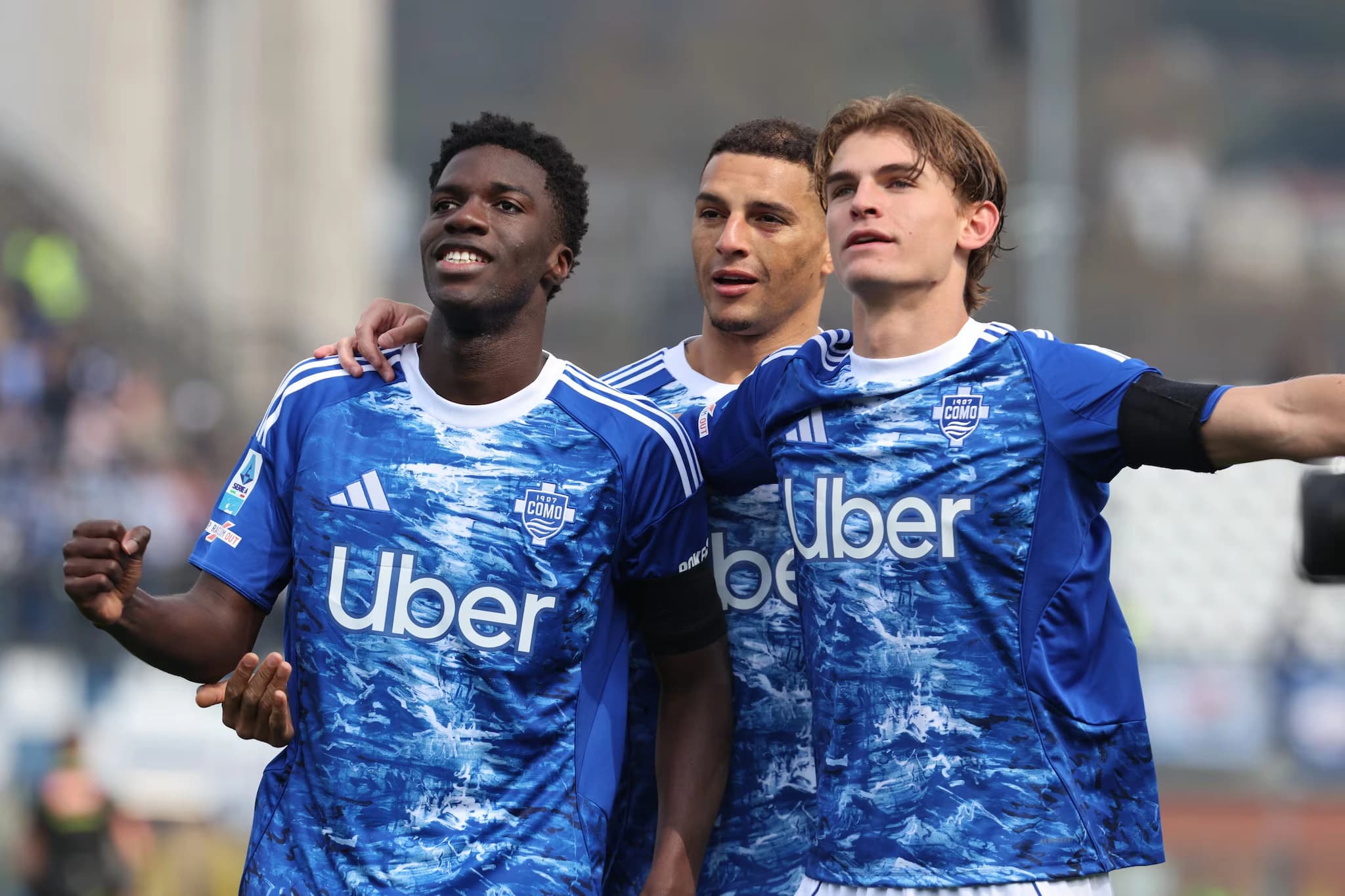 Il Como vola: manita e quinta vittoria consecutiva